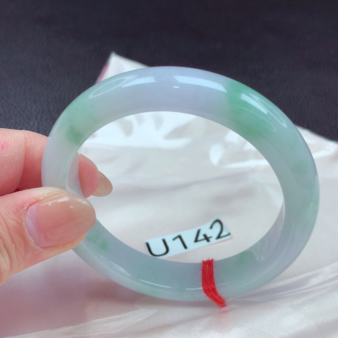 翡翠手镯未镶嵌手镯88