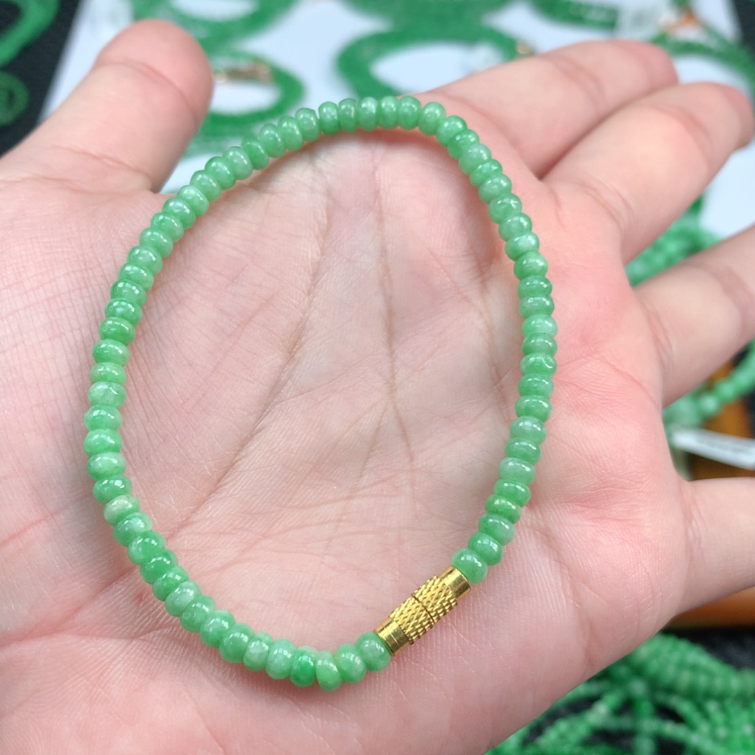 翡翠手链未镶嵌翡翠