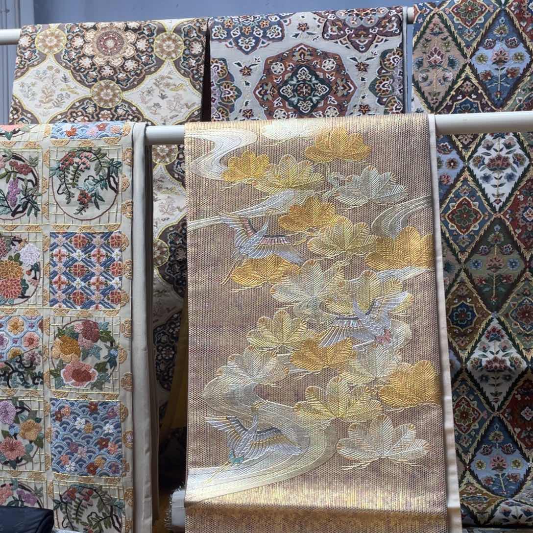 织绣嵌螺钿嵌螺钿