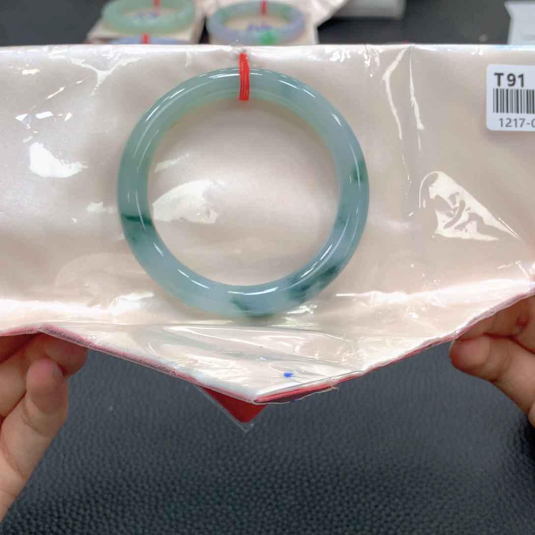 翡翠未镶嵌手镯11