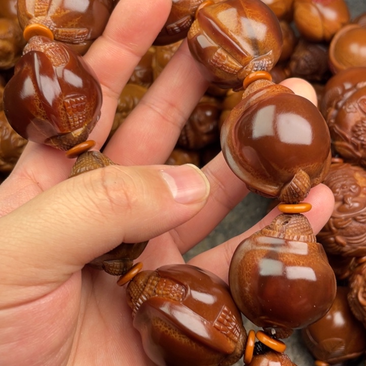 王***元橄榄核吊坠橄榄核