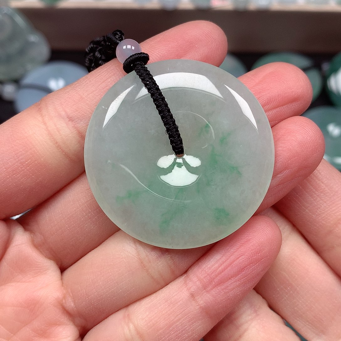 翡翠颈饰未镶嵌平安扣A