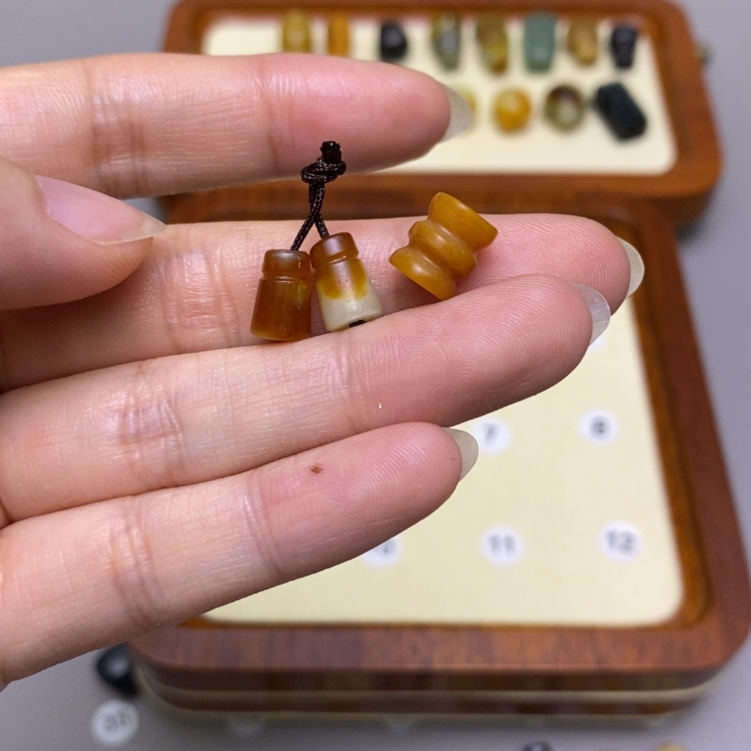 颗***颗蛇纹石玉未镶嵌配饰