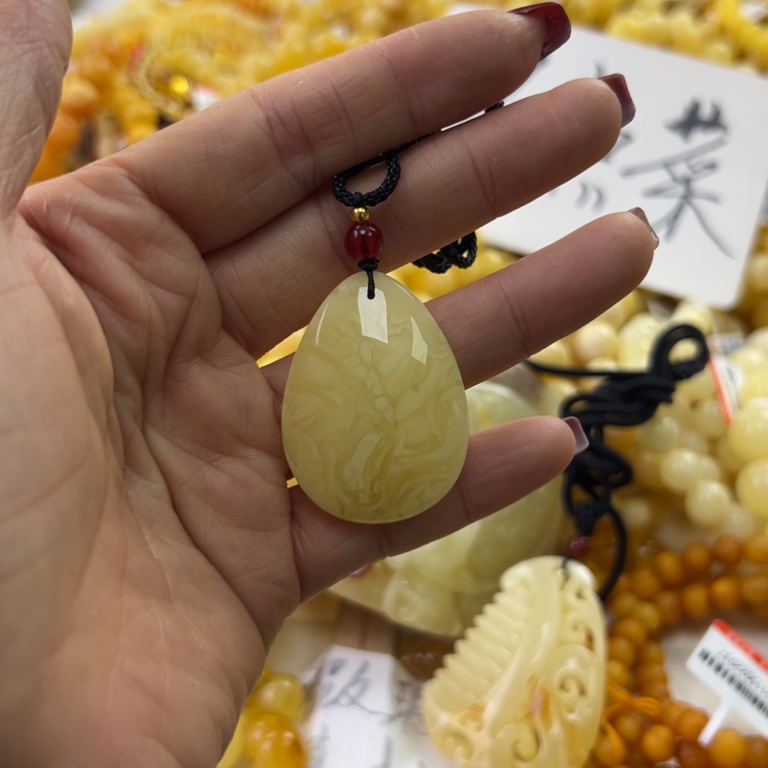 琥珀珠宝奇石未镶嵌