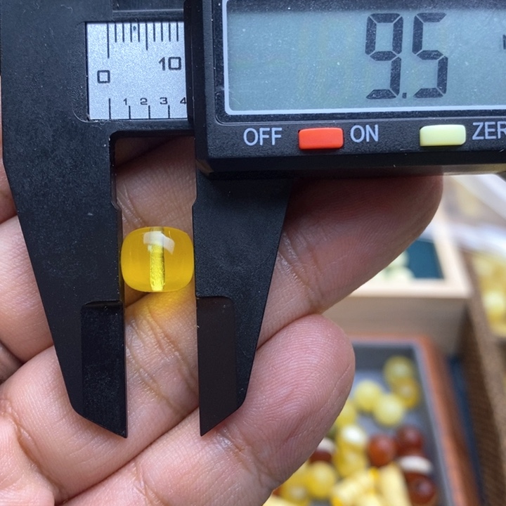 琥珀裸石未镶嵌57号9.5*8.3