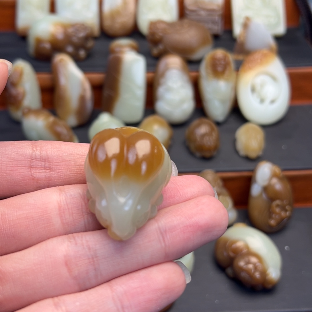 ****$和田玉（糖玉）未镶嵌颈饰