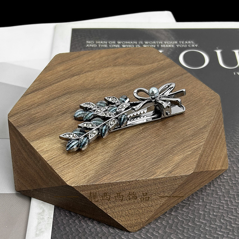 【LXX靓西西】8016 设计风麦穗鸭嘴夹气质感6厘米碎发夹