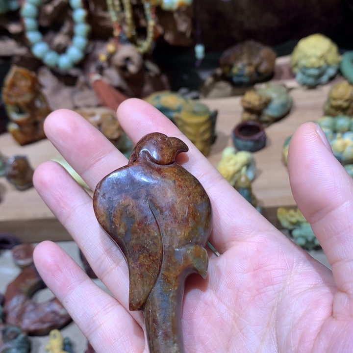 未镶嵌岫岩河磨玉（透闪石质玉）挂件