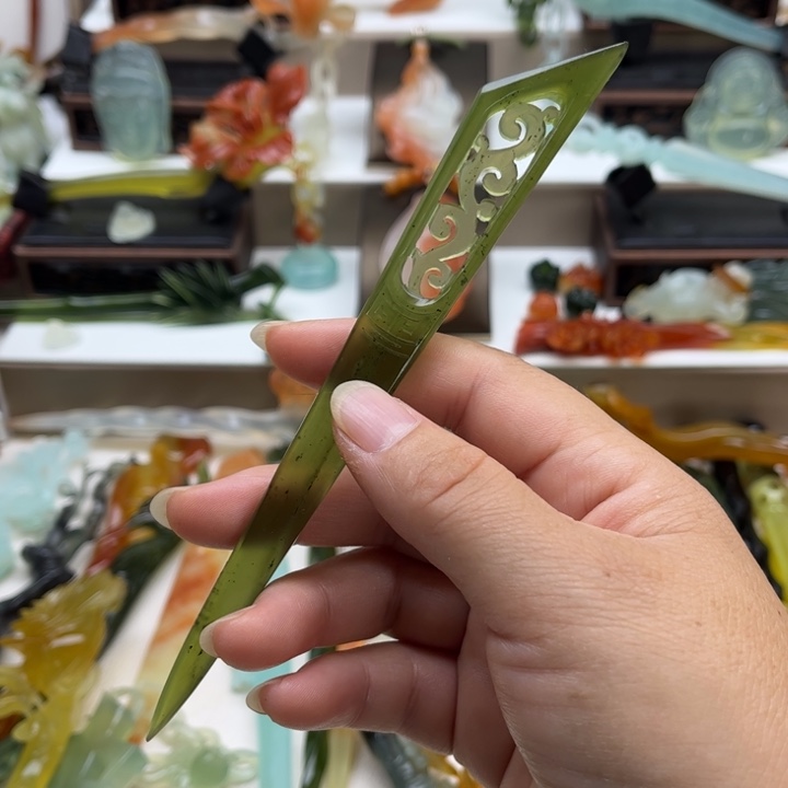 蛇纹石玉未镶嵌岫玉发簪