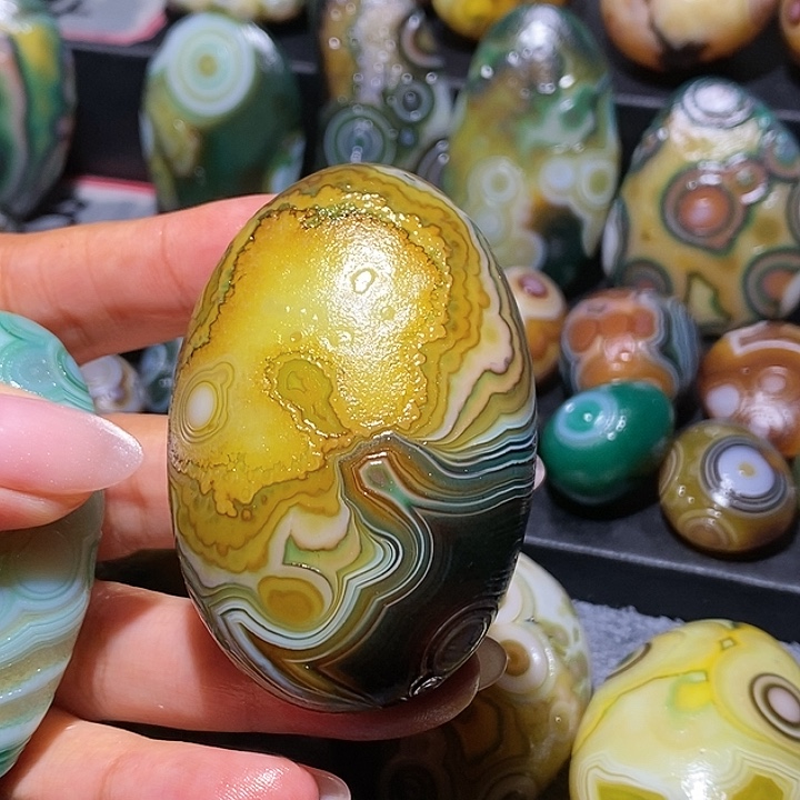 金***蛙玛瑙/玉髓未镶嵌珠宝奇石