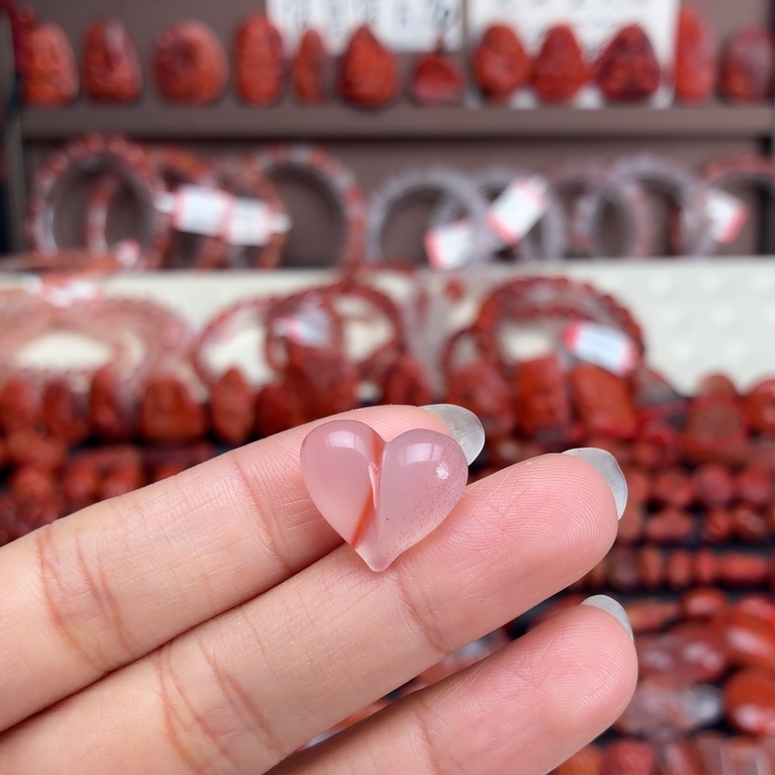 南红玛瑙未镶嵌颈饰屁桃心17+