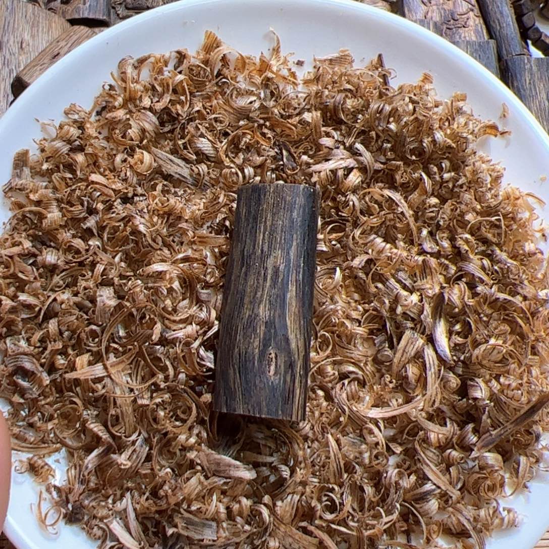 沉香沉香碎屑绿棋素牌4.6克