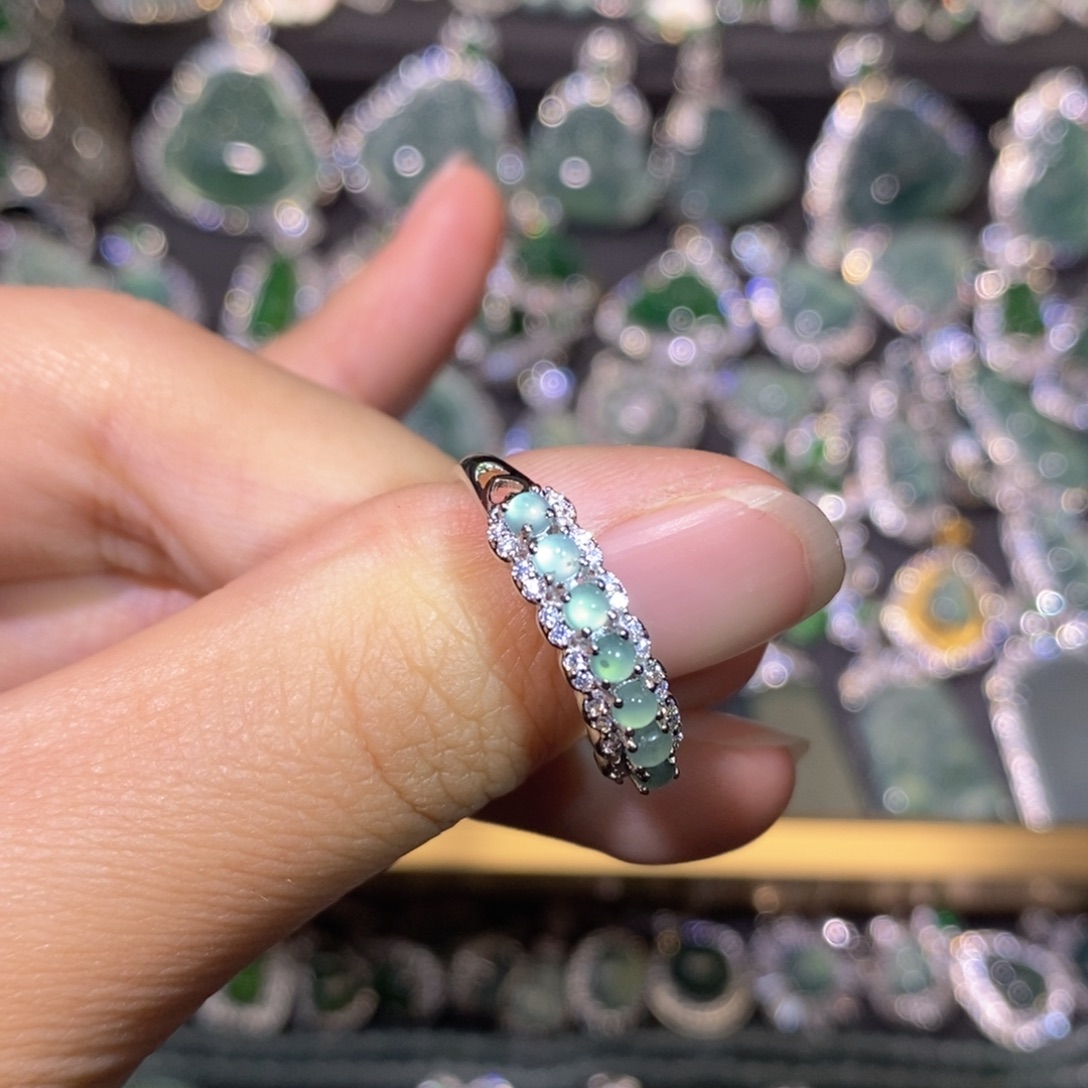 翡翠未镶嵌颈饰天然