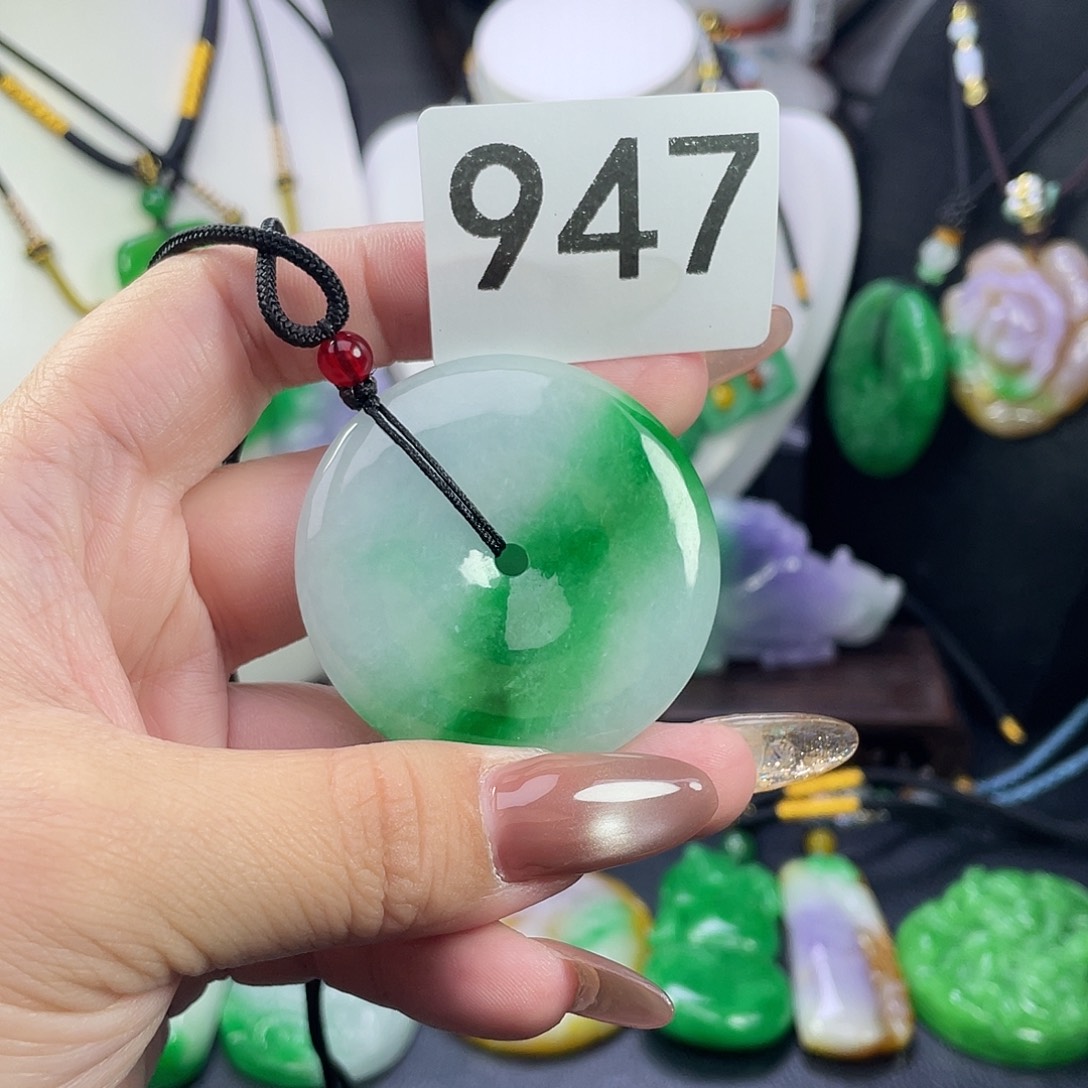 翡翠未镶嵌吊坠(赠链)