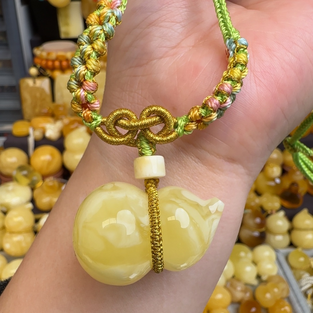 琥珀未镶嵌套链天然溶洞妖花蜜蜡葫芦吊坠