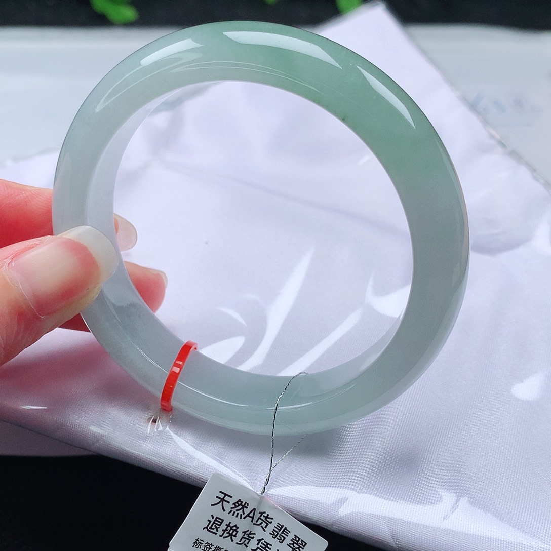 翡翠手镯未镶嵌57圈