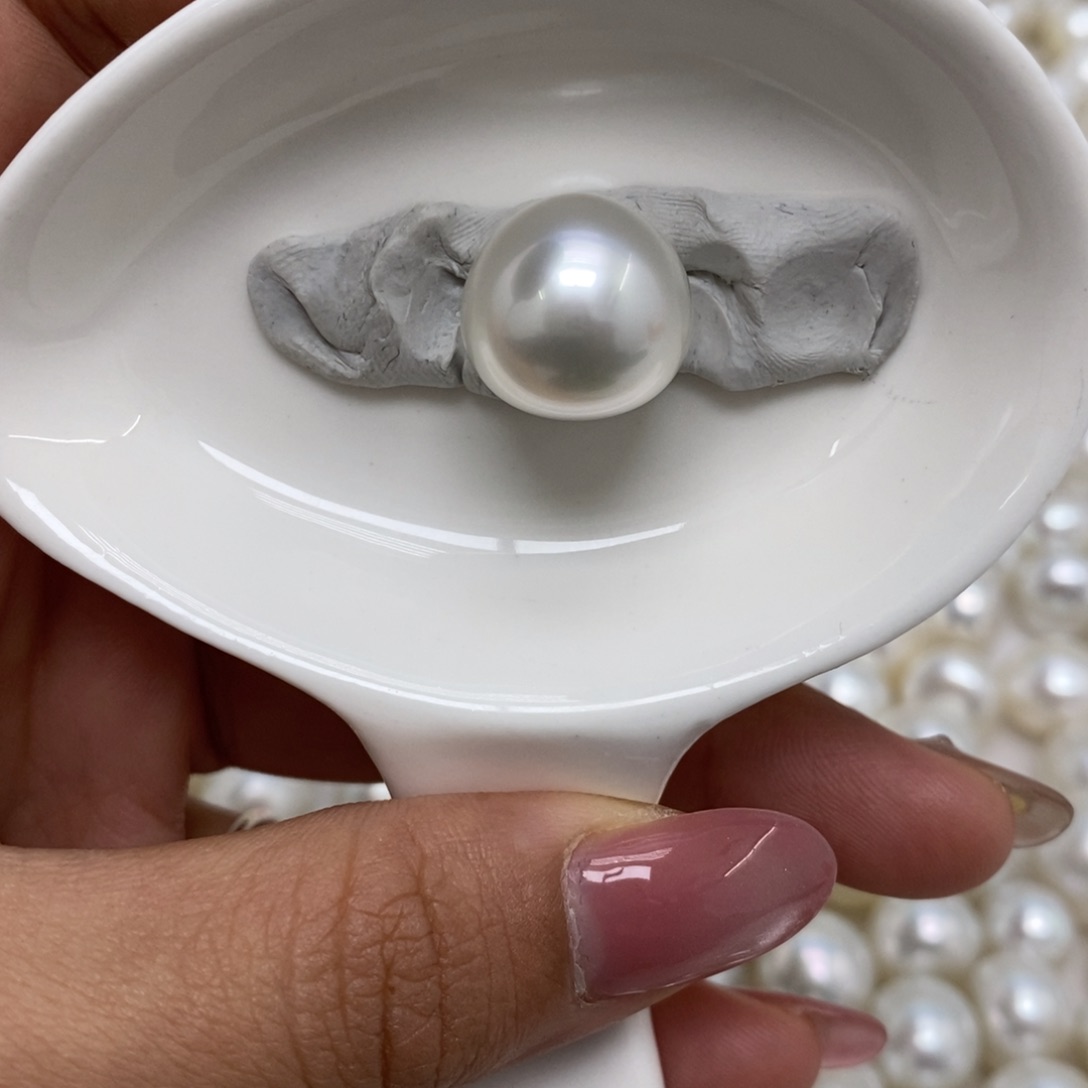 未镶嵌裸珠海水珍珠14.6，冷白，无瑕