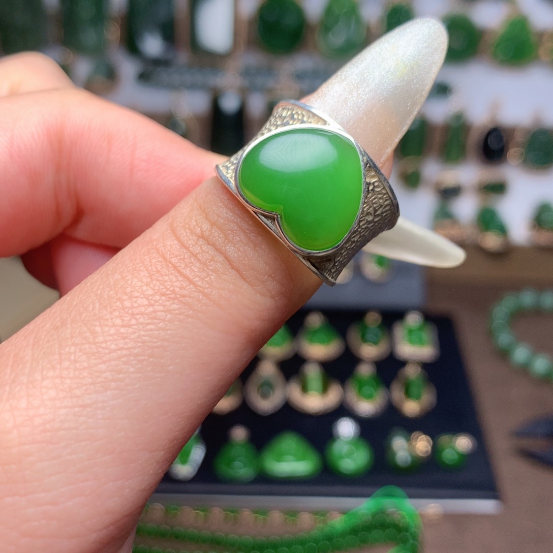 和田玉（碧玉）戒指未镶嵌