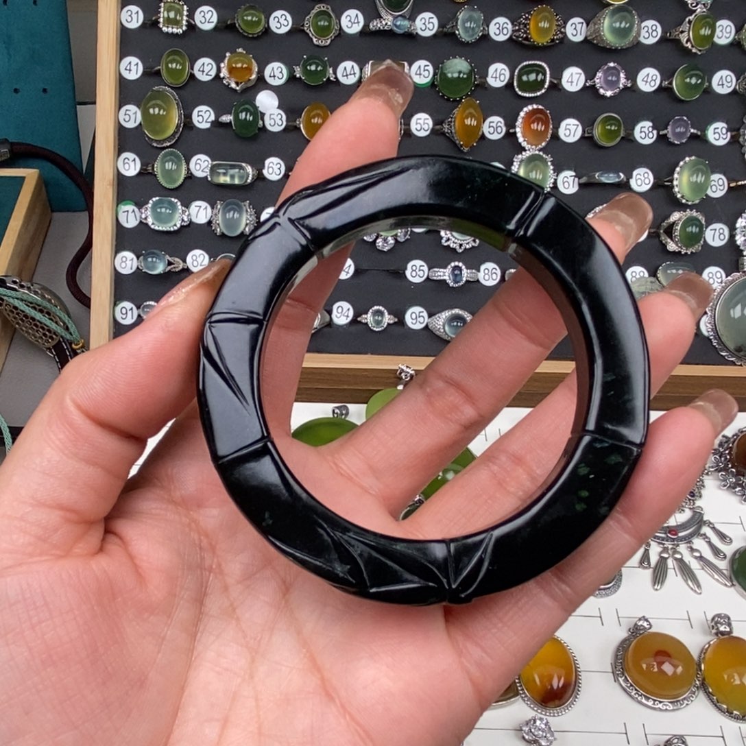 彗***心蛇纹石玉未镶嵌手镯