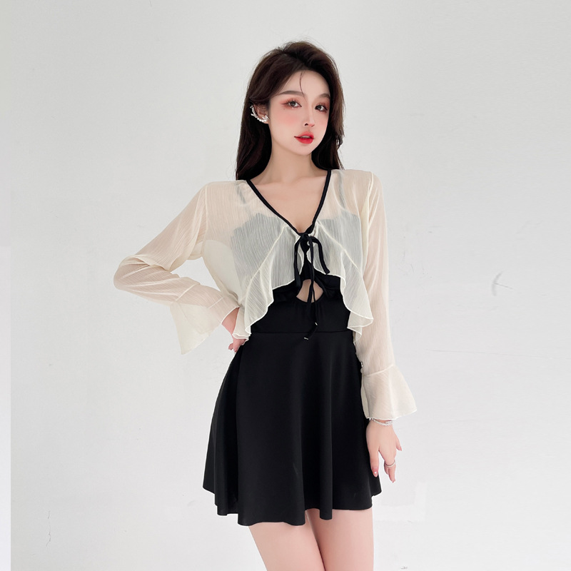 在逃公主泳衣女款2024新款爆款连体罩衫保守黑色微胖显瘦温泉泳装