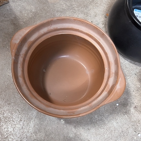 微瑕，明火，口径22高度12没有盖子，