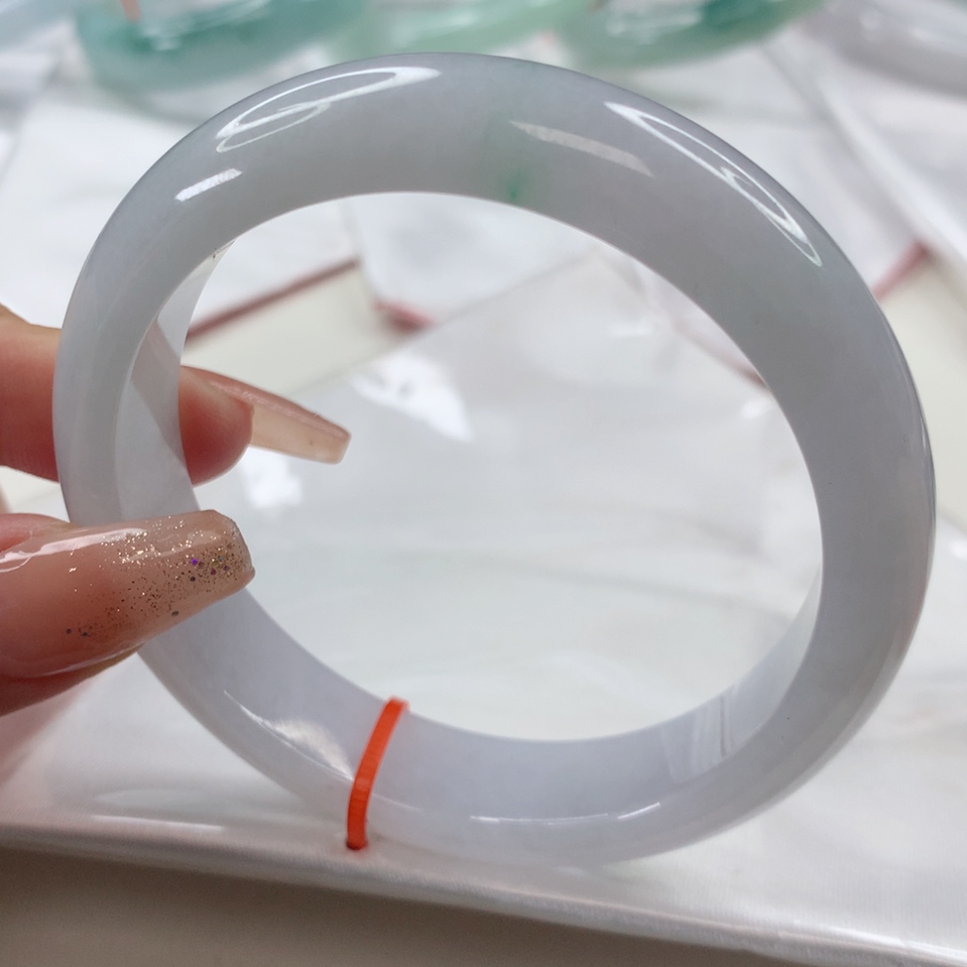 翡翠手镯未镶嵌58圈口