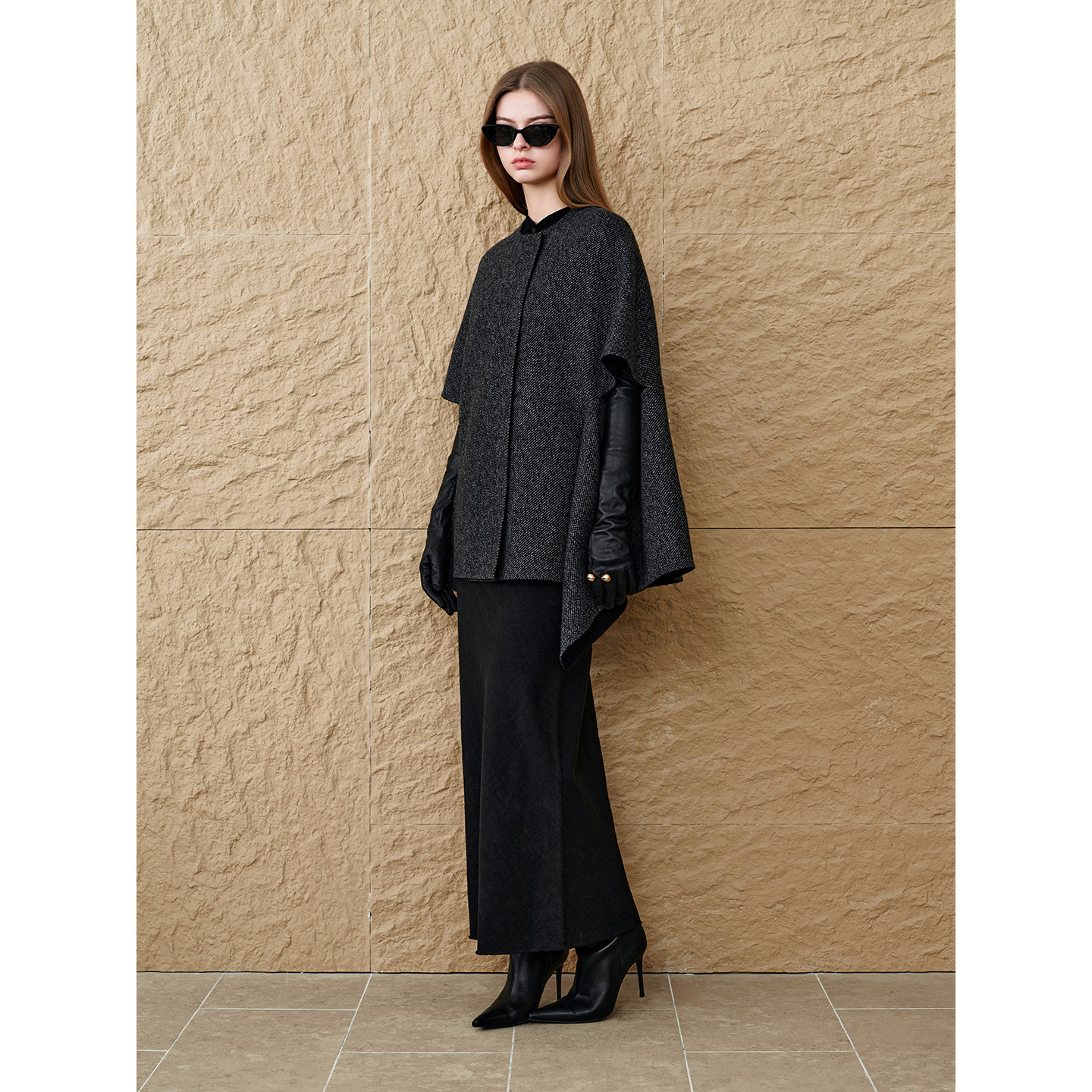 INSUN恩裳2025冬季高智感双面可穿美丽诺羊毛斗篷大衣9C65580180