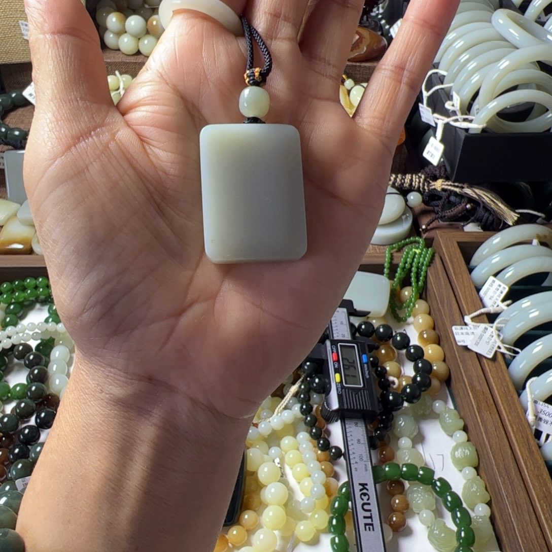 小***路和田玉（糖玉）未镶嵌手链