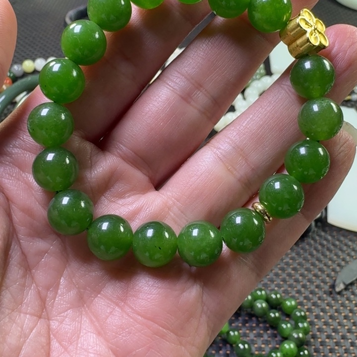 唐***笑和田玉未镶嵌手镯