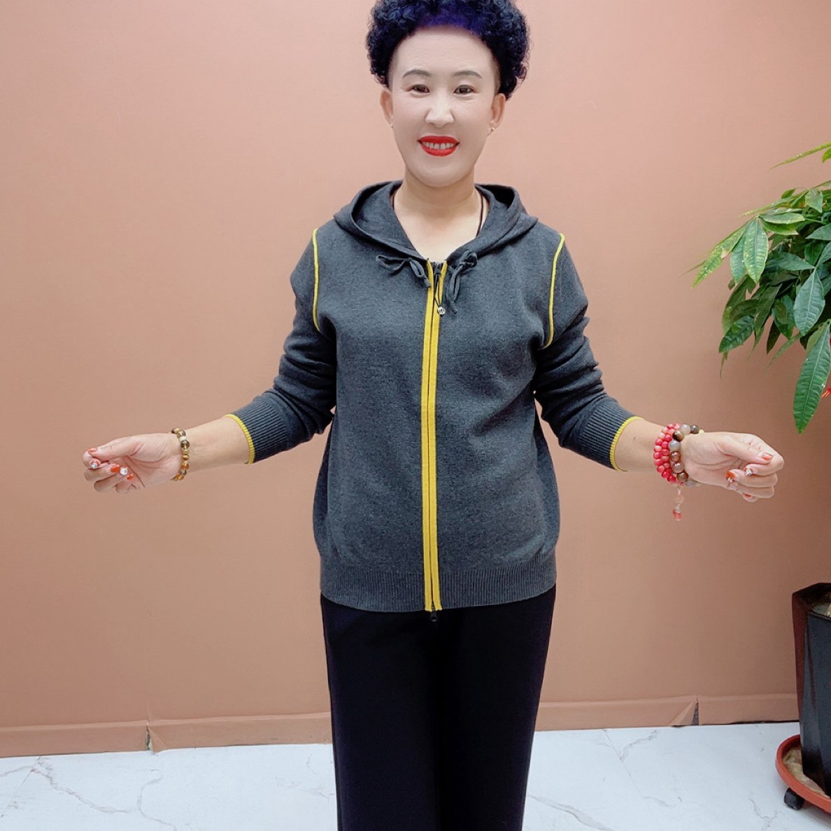 6863帽款秋季丝光羊毛开衫