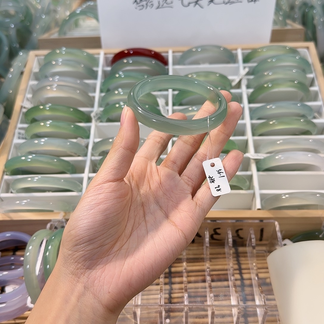 玛瑙/玉髓未镶嵌手镯圈口56.1