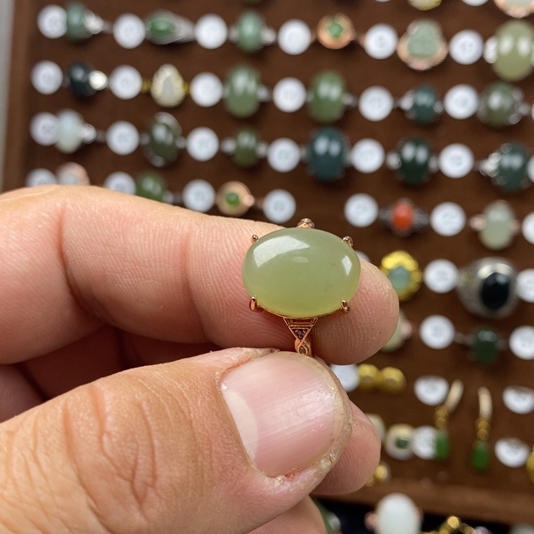 和田玉（青白玉）戒指合金