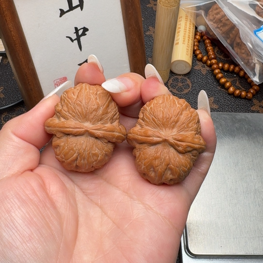 A***、把件文玩核桃40.5元宝MO83