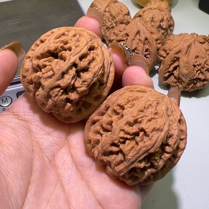 坐***币文玩核桃把件42大粗筋
