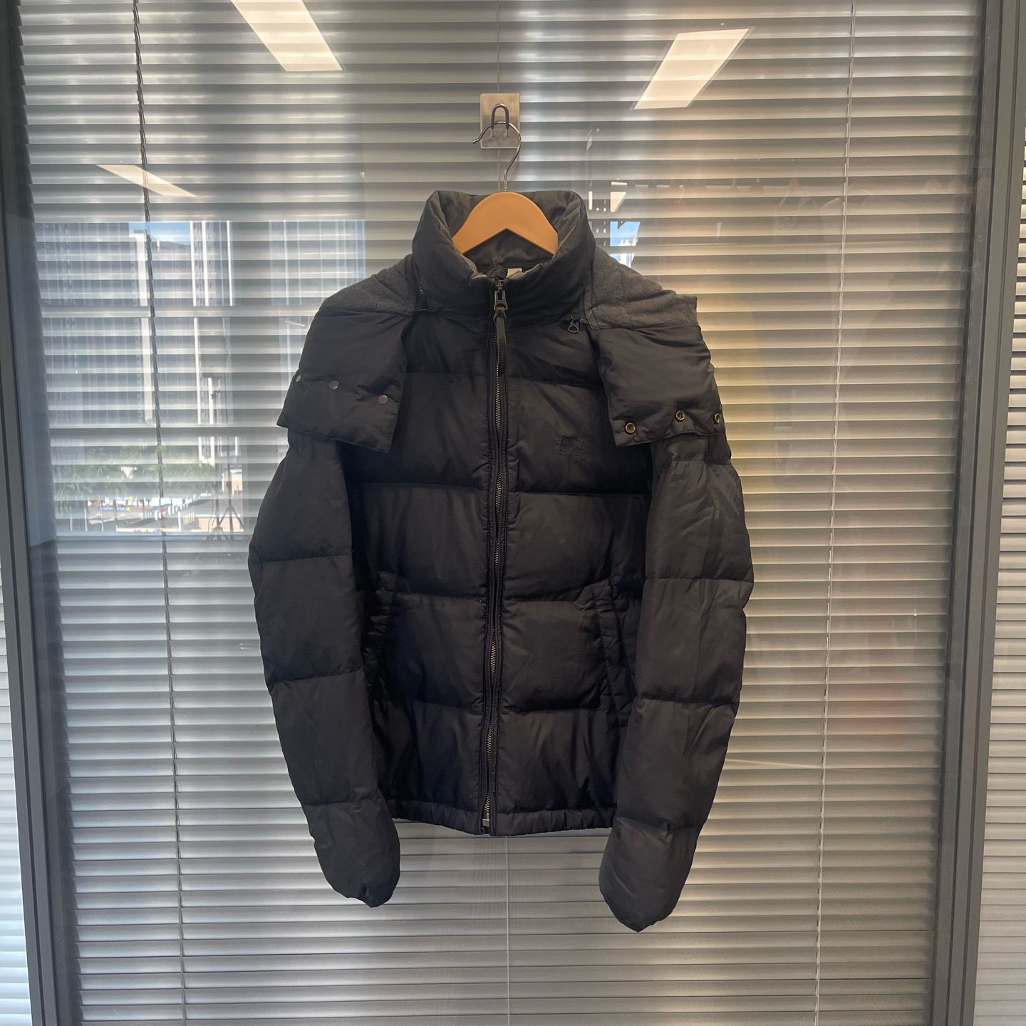 99新 BURBERRY/博柏利 战马刺绣羽绒服 s码 99新 #9730