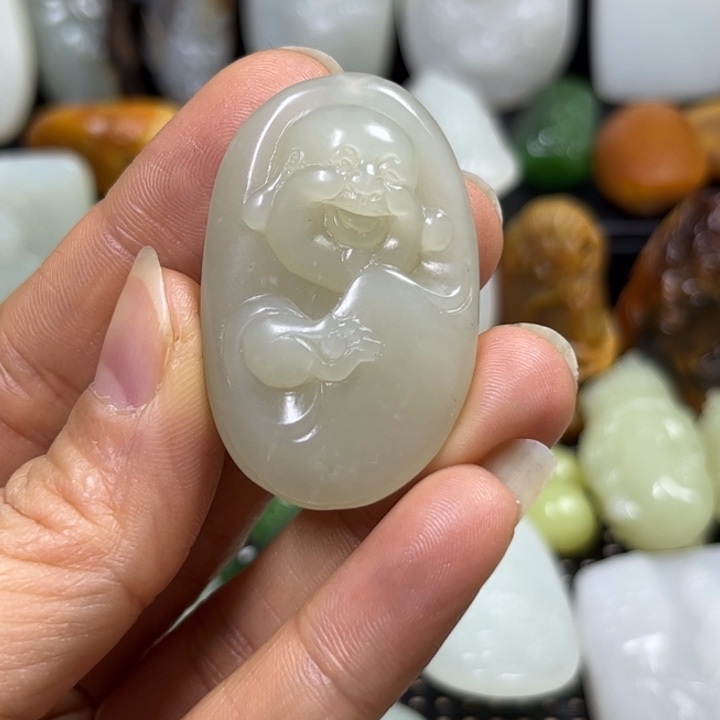 回***忆和田玉未镶嵌颈饰19 克