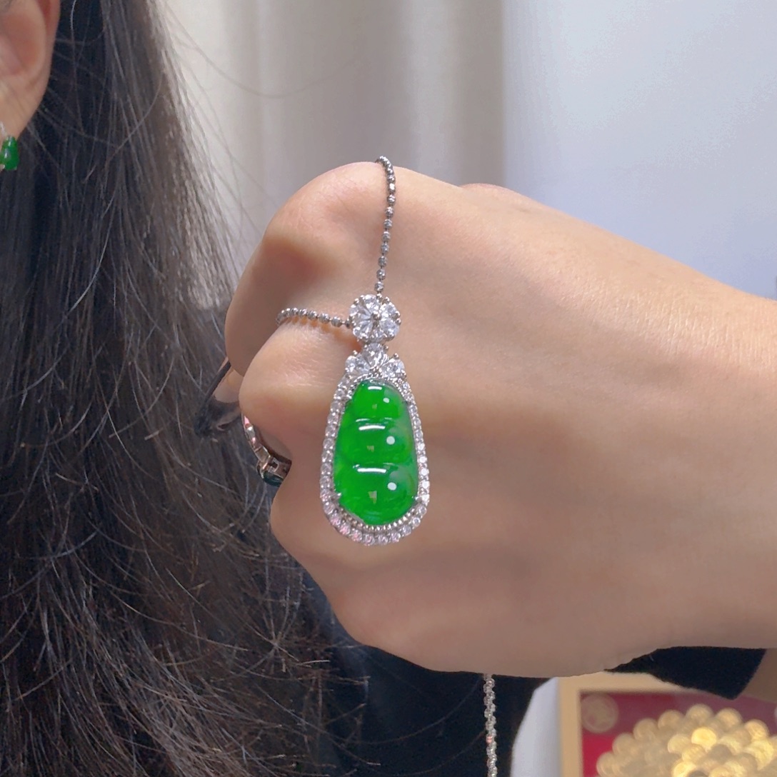 翡翠未镶嵌吊坠(不含链)