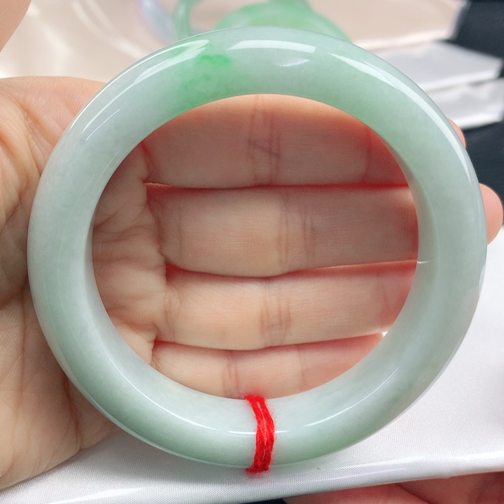 翡翠手镯未镶嵌阳绿60