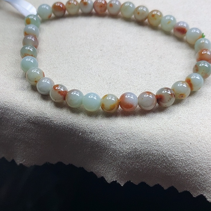 翡翠手镯未镶嵌吊坠