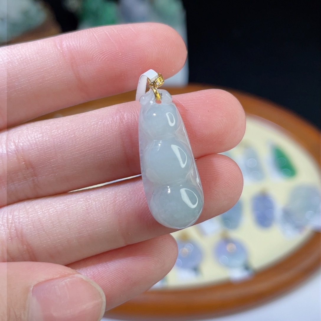 翡翠颈饰18K金镶嵌翡翠