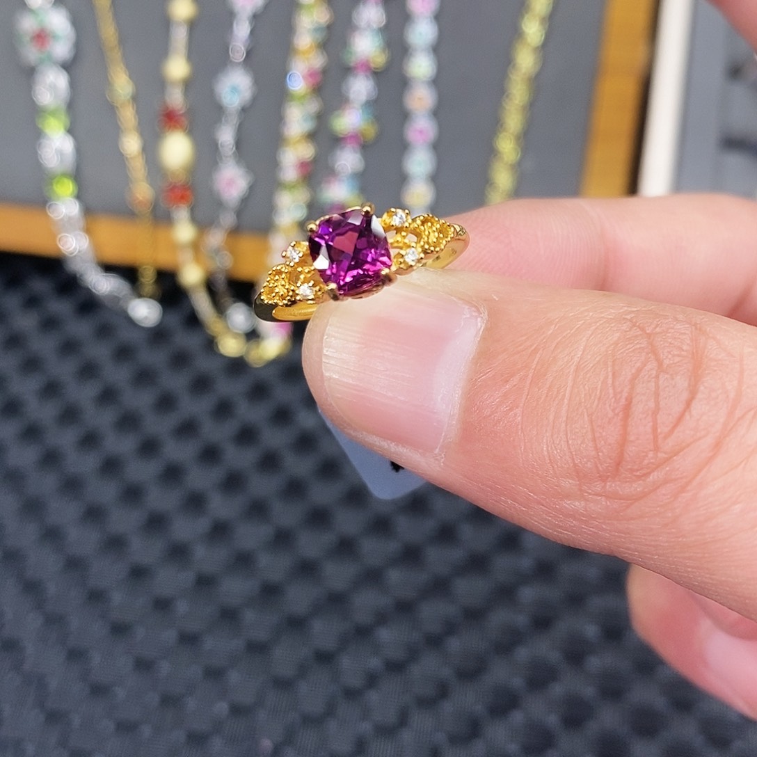 冰***禾石榴石银S925镶嵌戒指