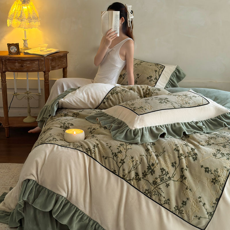 高克重保暖立体色彩雕花绒花边牛奶绒四件套床盖款双面绒冬季被套