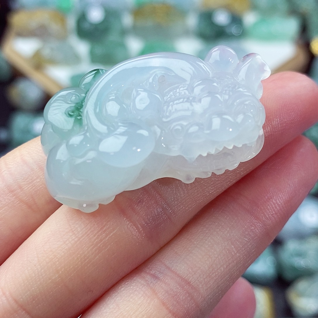 翡翠颈饰未镶嵌天然