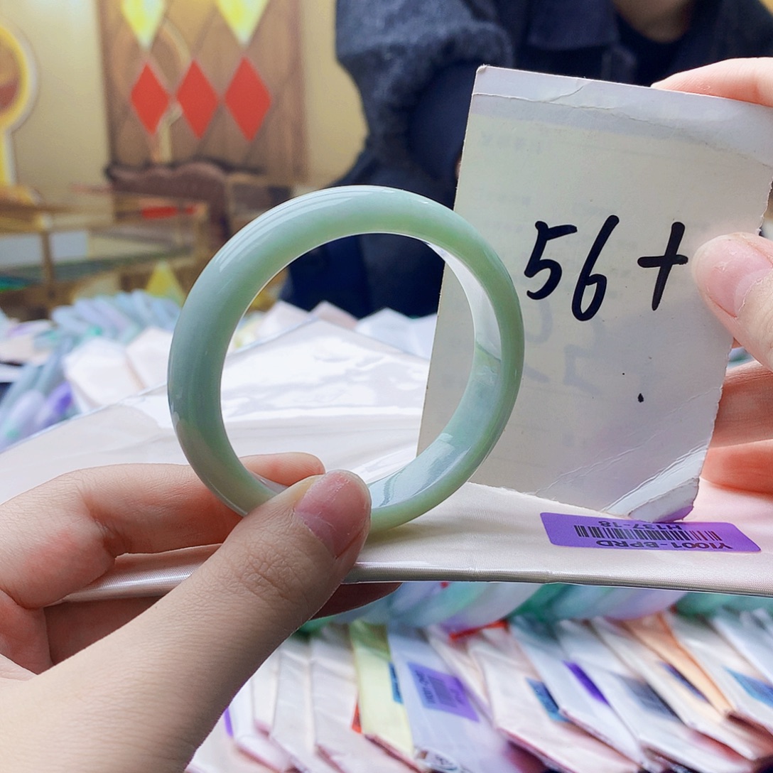 翡翠未镶嵌手镯099……