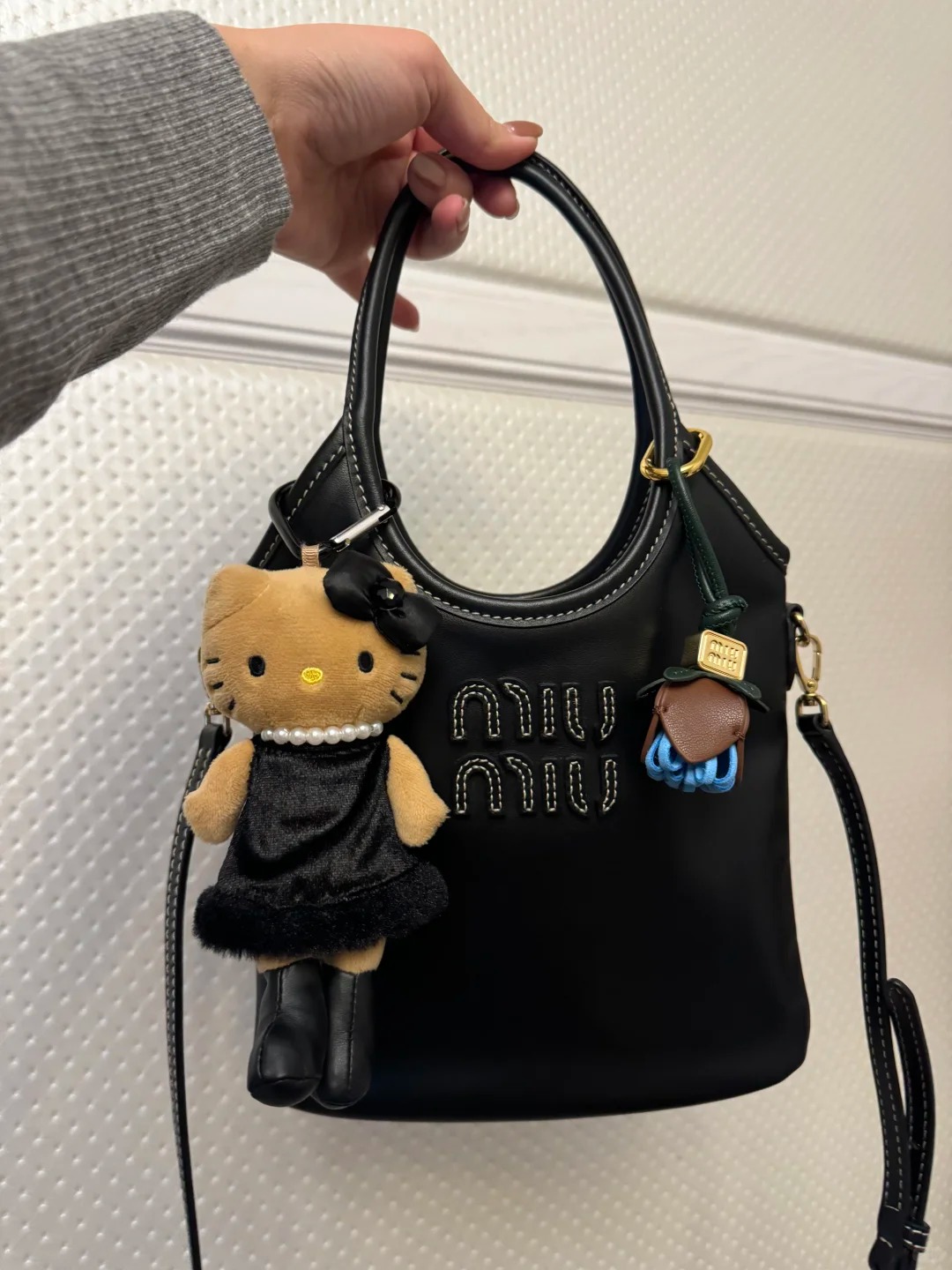 99新 MIU MIU/缪缪 miumiu ivy黑色mini 斜跨包/99新/严选