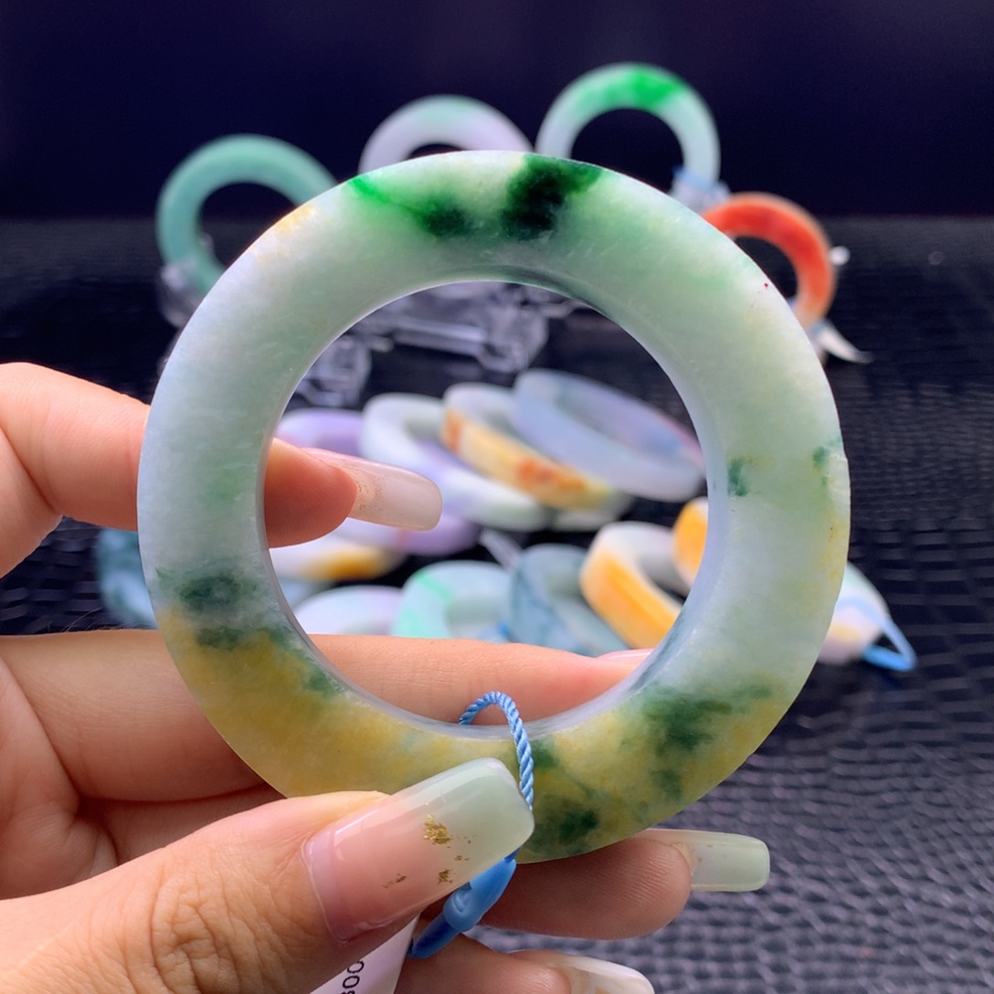 定制翡翠未镶嵌手镯