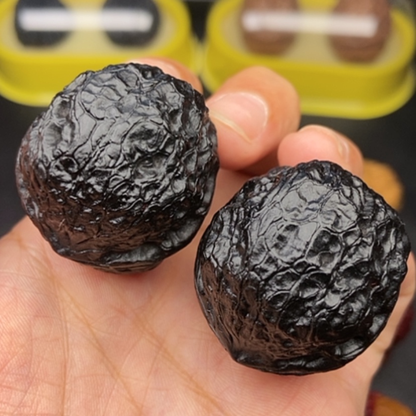 【闪购商品】文玩核桃吊坠37尺地闷蛇皮元宝