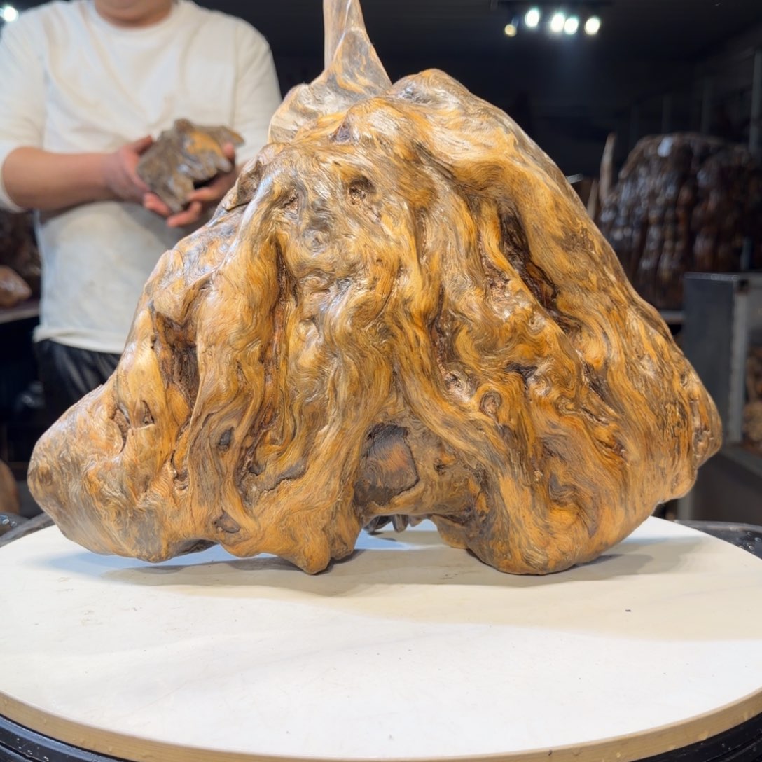 风***！木王一刀琥珀木摆件B07