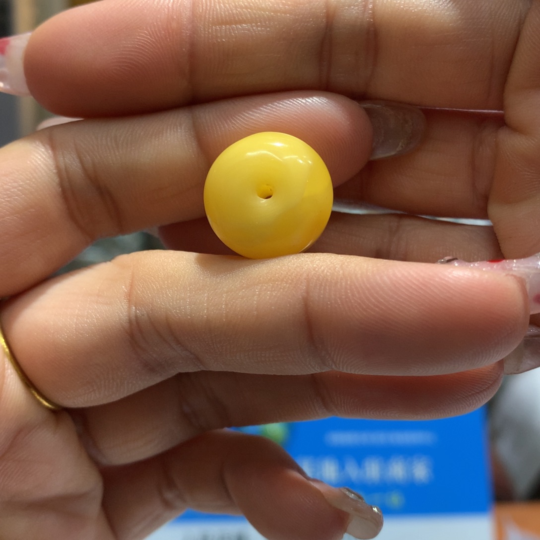 蜜蜡裸石未镶嵌配饰