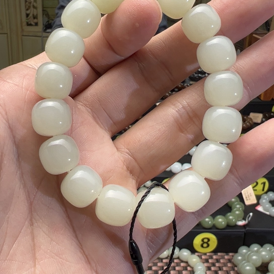 和田玉手串未镶嵌淡*卡12老型